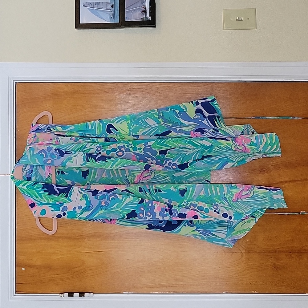 EUC Lilly Pulitzer S/M sleeveless silk wrap top, can also be worn as a vest